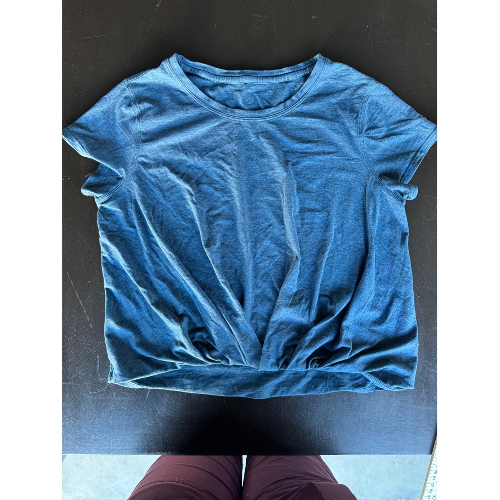 Lululemon Cates Tee Front Twist Short Sleeve Crop Top Heathered Blue Size 6